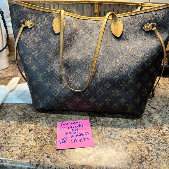Louis Vuitton Handbags - Louis Vuitton Neverfull MM